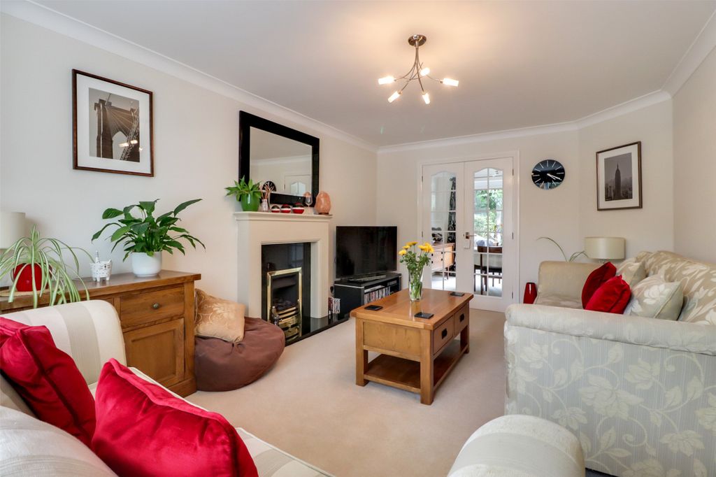 Property photo 2 of 17 Picture No. 12