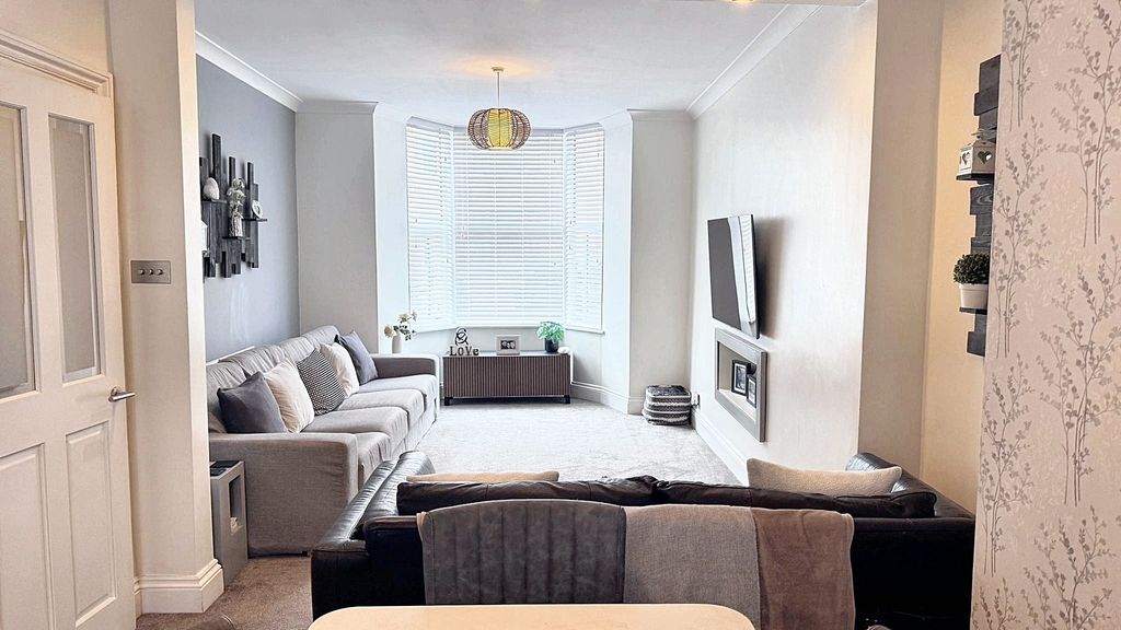 Property photo 3 of 22