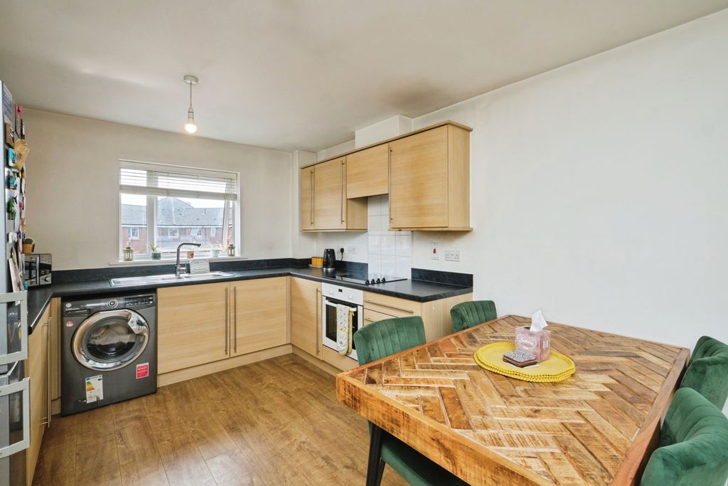 Property photo 2 of 20 Pbox-Img.Jpg
