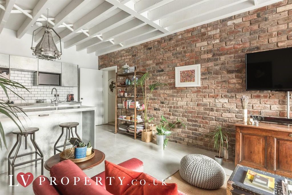 Property photo 1 of 15 1l.Jpg