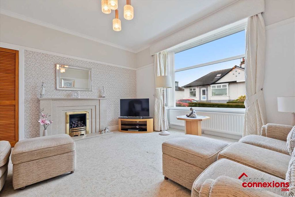 Property photo 2 of 29 Lounge (1)