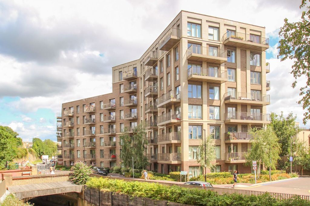 Property photo 2 of 8