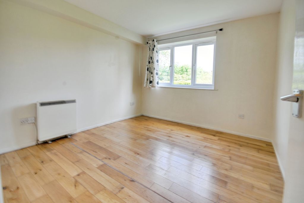 Property photo 3 of 5 Pbox-Img.Jpg