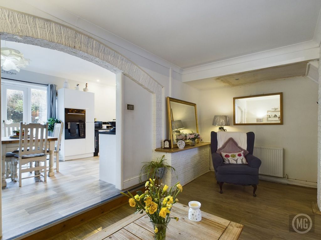 Property photo 1 of 17 Living Room Stepping Upto Kitchen