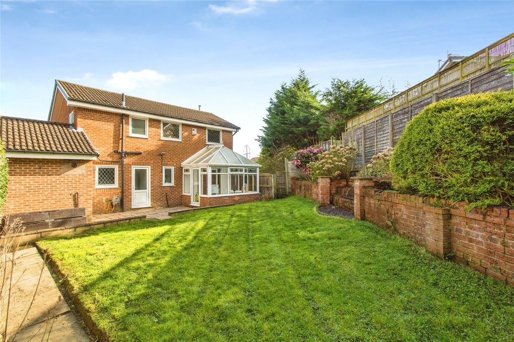 Property photo 2 of 25 Picture No. 04