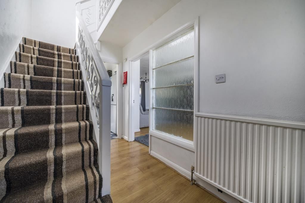 Property photo 3 of 18 Hallway