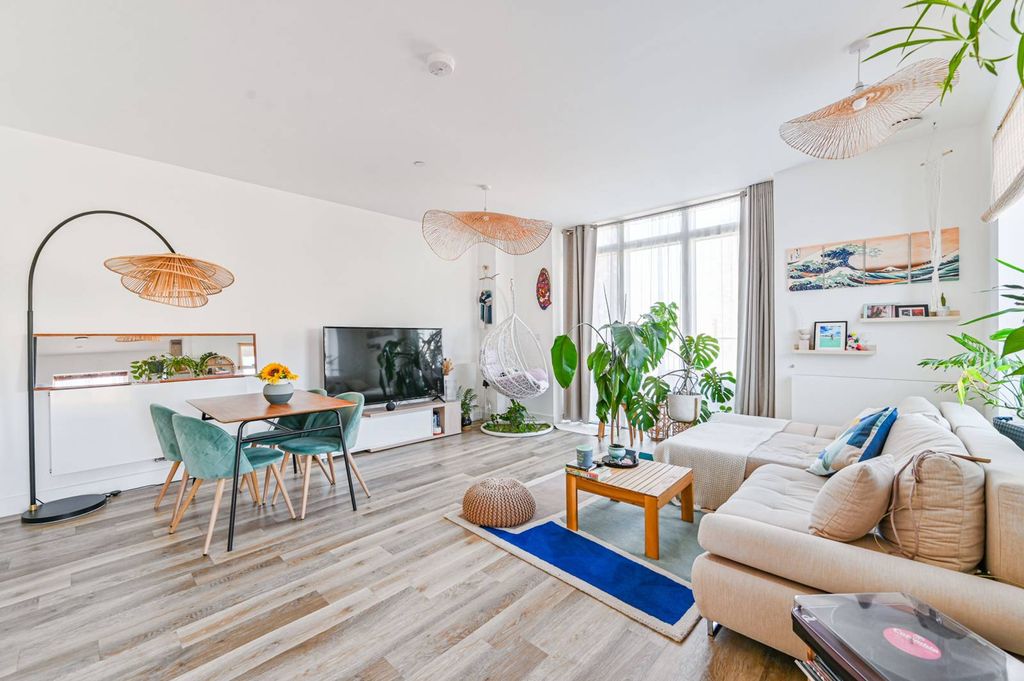 Property photo 3 of 20