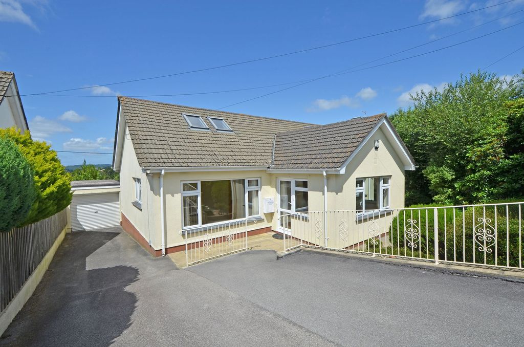 Property photo 1 of 33