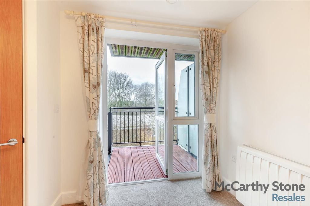Property photo 3 of 21 8637548-Interior08.Jpg