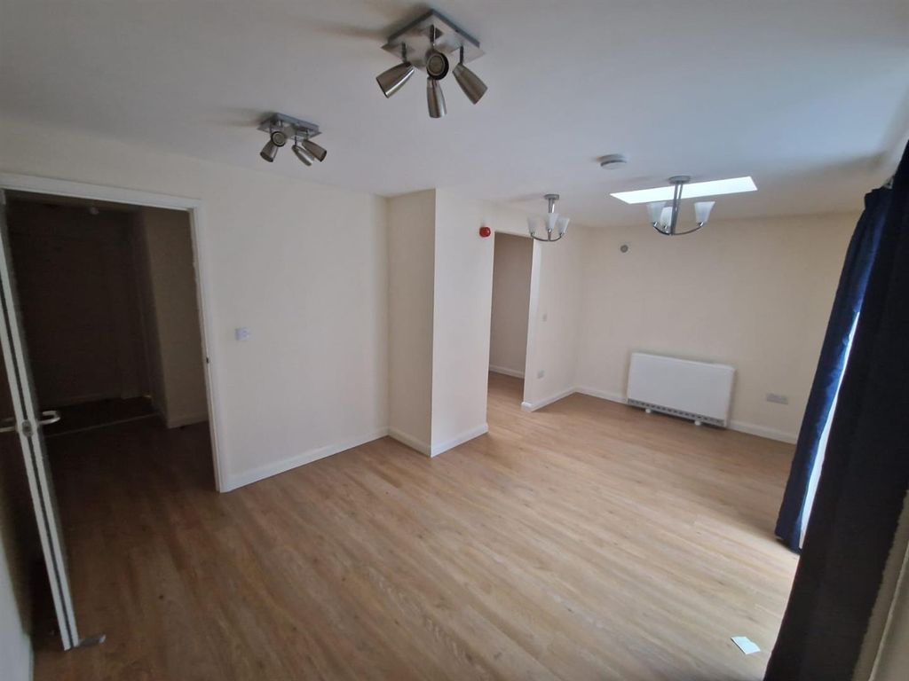 Property photo 3 of 6 98903F82-4254-49F4-B9c5-Faf434373F3E.Jpg