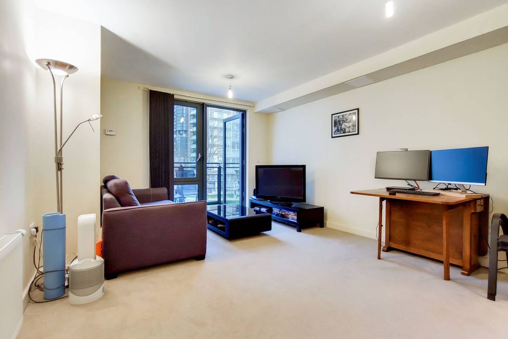 Property photo 3 of 12