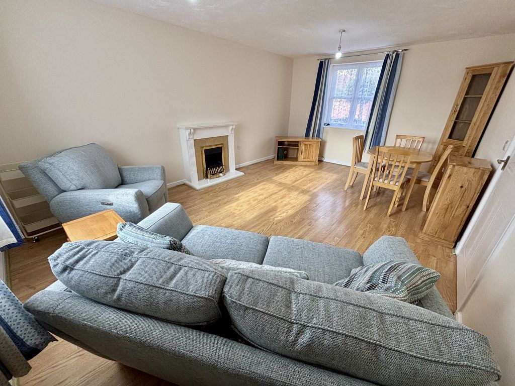 Property photo 2 of 9