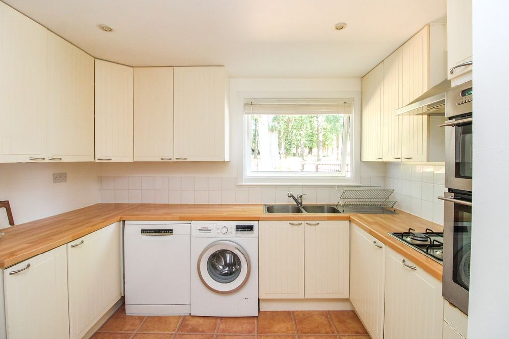 Property photo 3 of 16 Kitchen