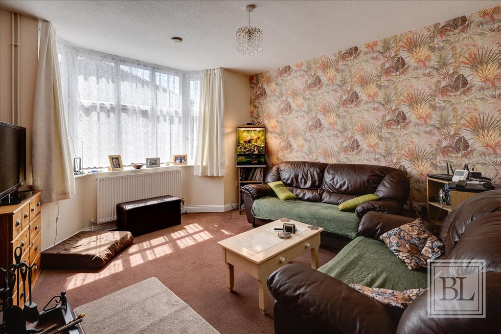 Property photo 3 of 25