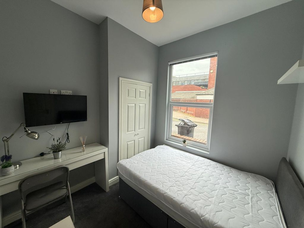 Property photo 1 of 4