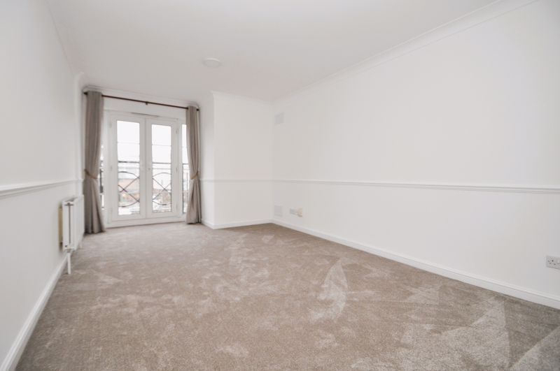 Property photo 3 of 7 Photo 7