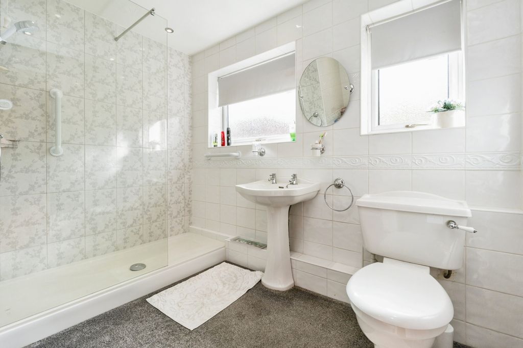 Property photo 3 of 14 Shower Room