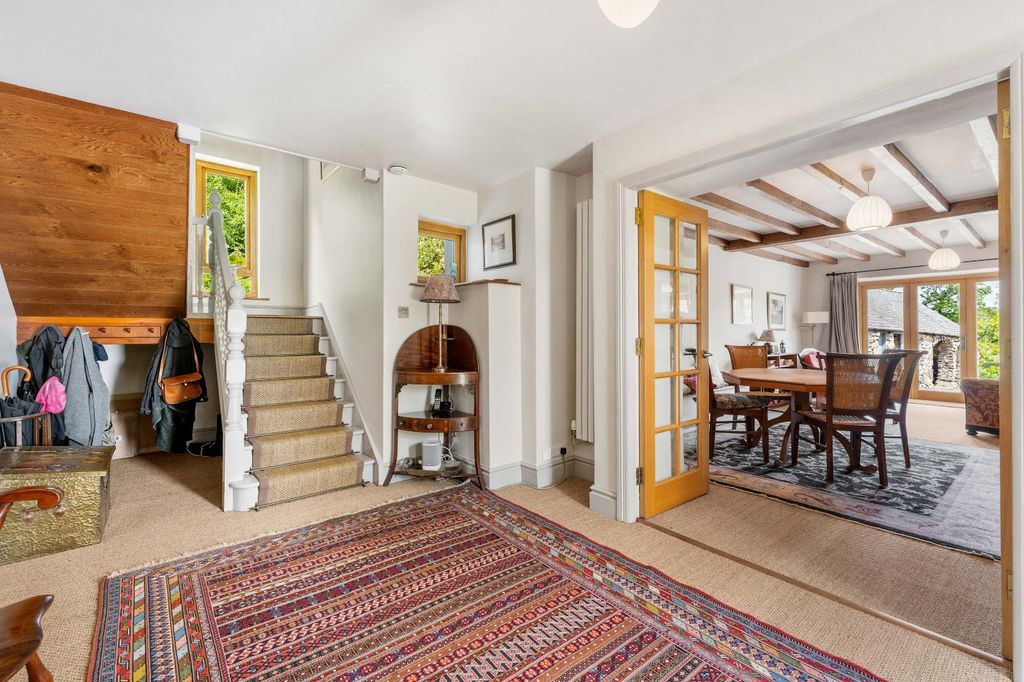 Property photo 2 of 29 Entrance Hall