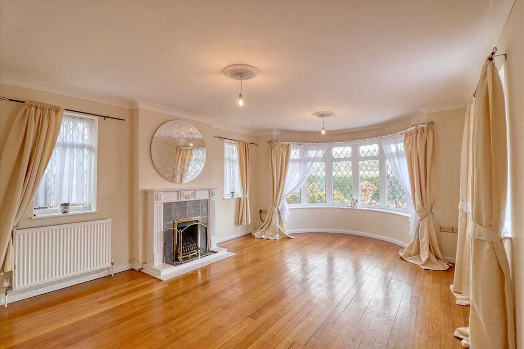 Property photo 2 of 12