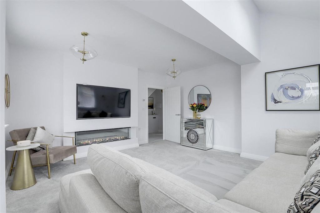Property photo 3 of 40 5