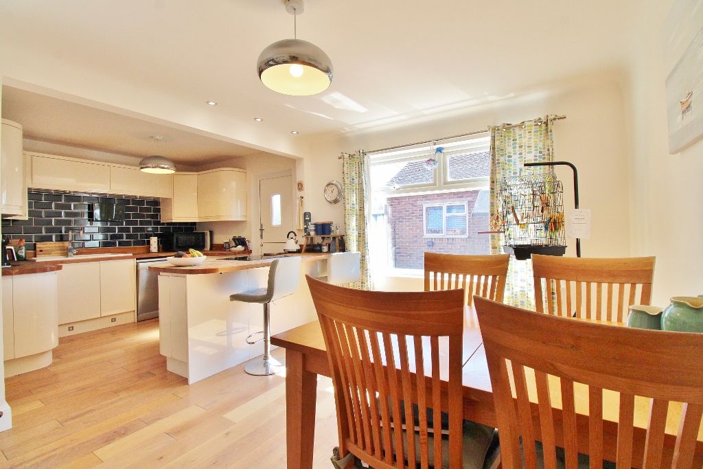 Property photo 1 of 32