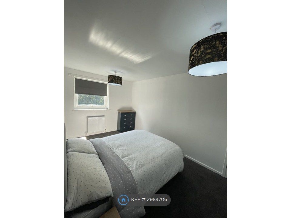 Property photo 2 of 8 Large Double Bedroom