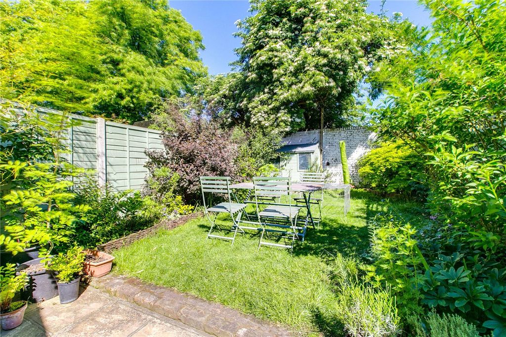 Property photo 2 of 6