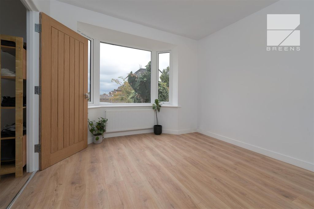 Property photo 3 of 36 140 Drysdale Avenue_0035.Jpg