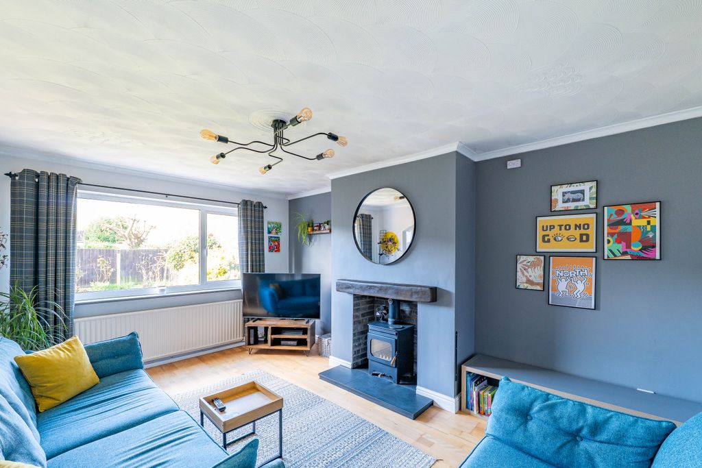 Property photo 3 of 15 Living Room