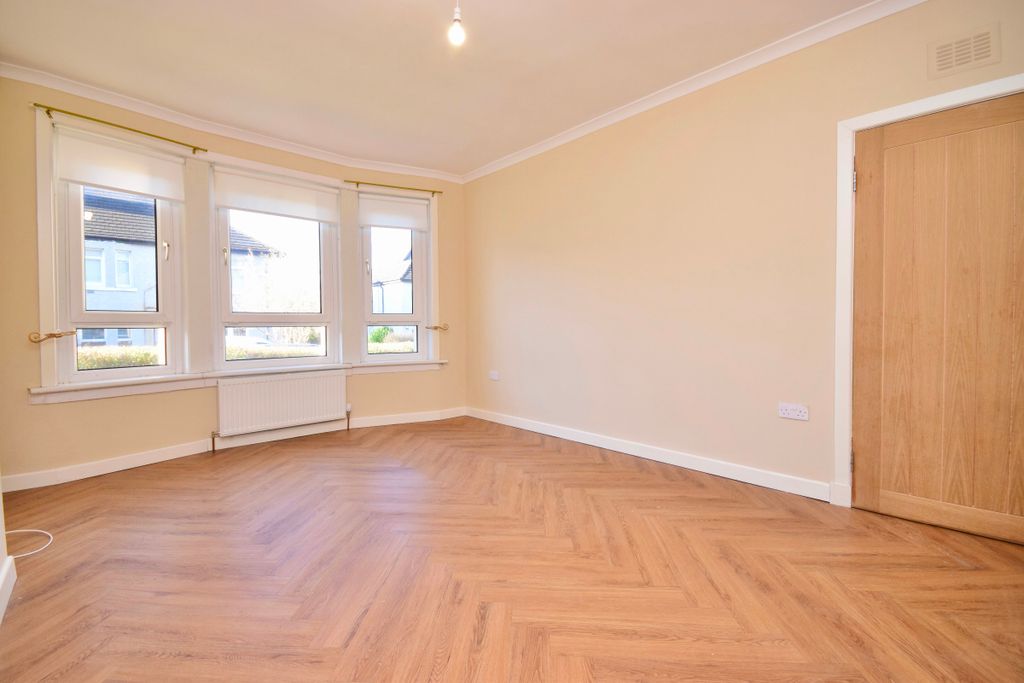 Property photo 3 of 27