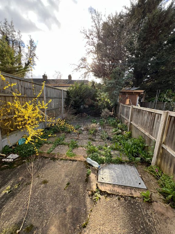 Property photo 2 of 8