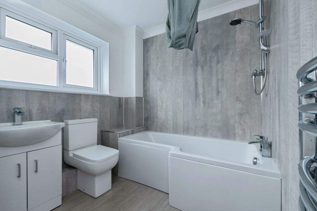 Property photo 3 of 12 Pbox-Img.Jpg