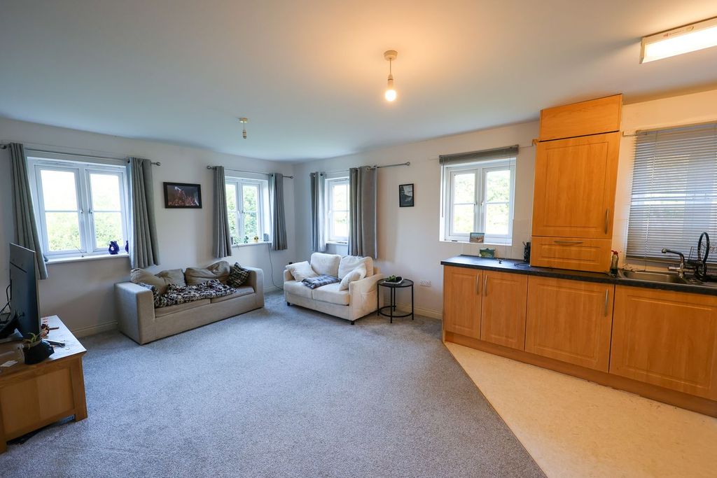 Property photo 2 of 8