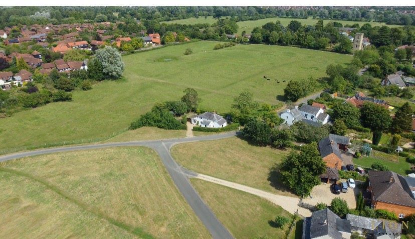 Property photo 2 of 28