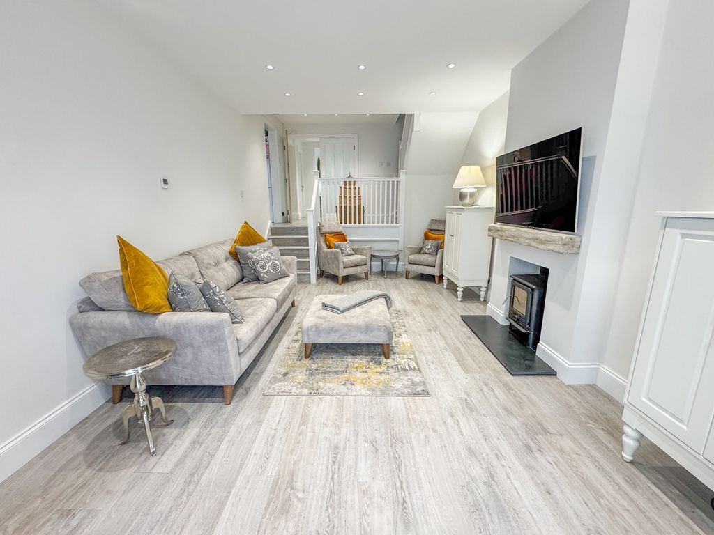 Property photo 3 of 40