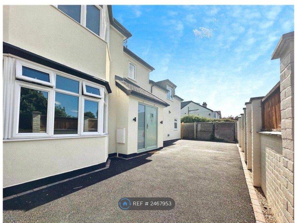Property photo 2 of 27