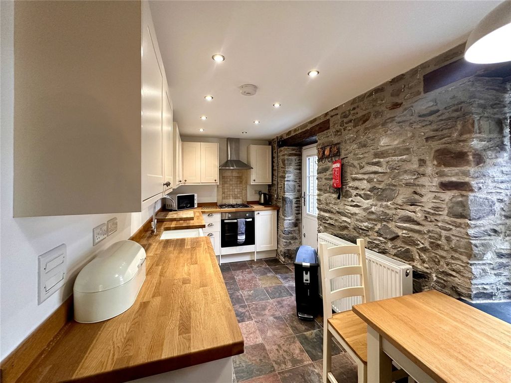 Property photo 2 of 18 Picture No. 02
