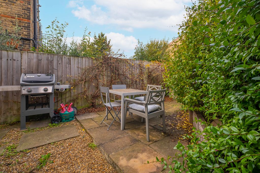 Property photo 3 of 11