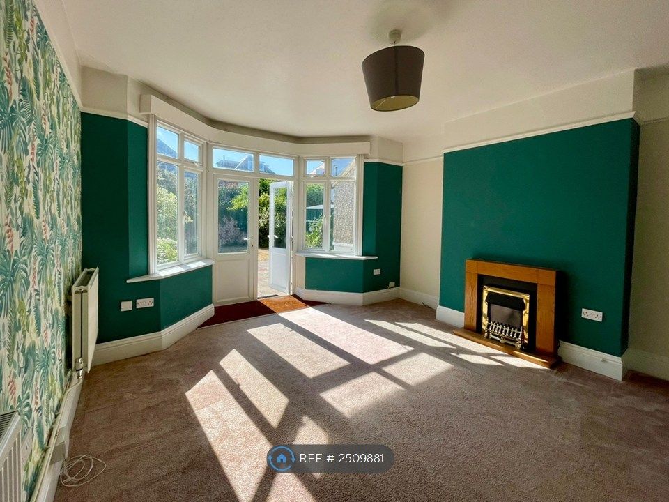 Property photo 3 of 8 I'm Prepared To Change The Colour Scheme