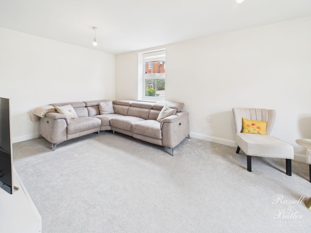 Property photo 3 of 14 Cam02127G0-Pr0345-Still001