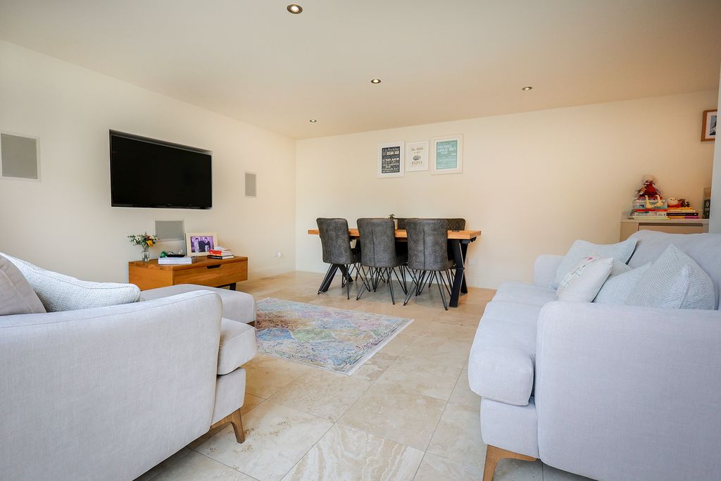 Additional image 8 of 2 bed property for saleLe Ramee, St Peter Port, Guernsey GY1