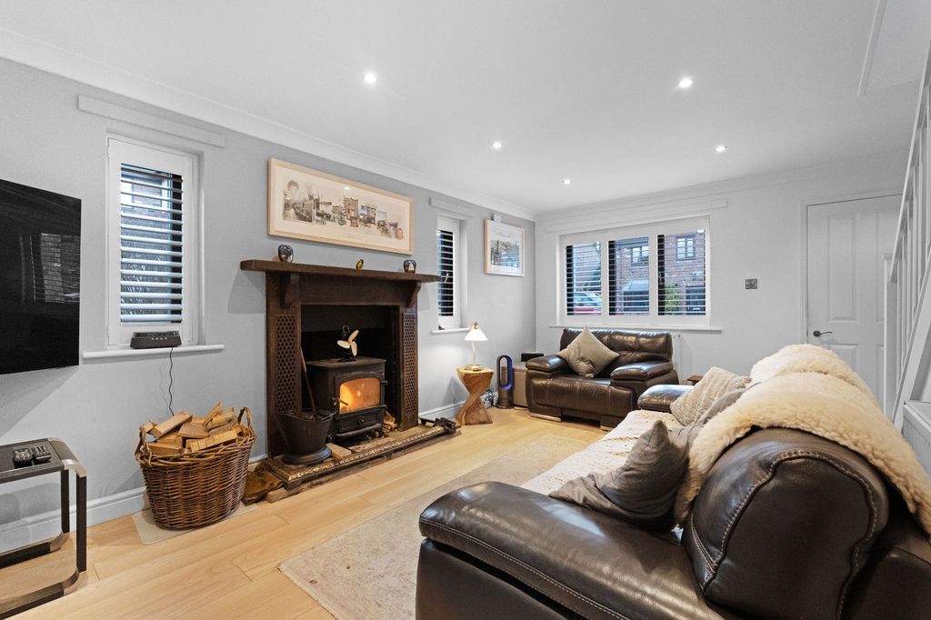 Property photo 3 of 18