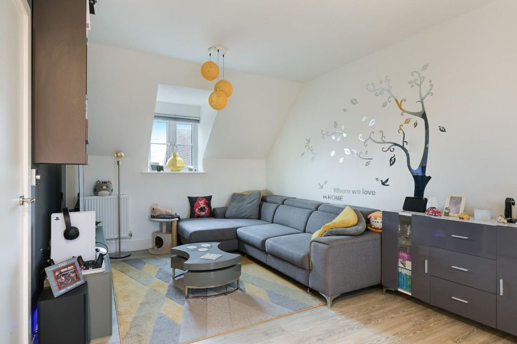 Property photo 3 of 14 Aylsham Road