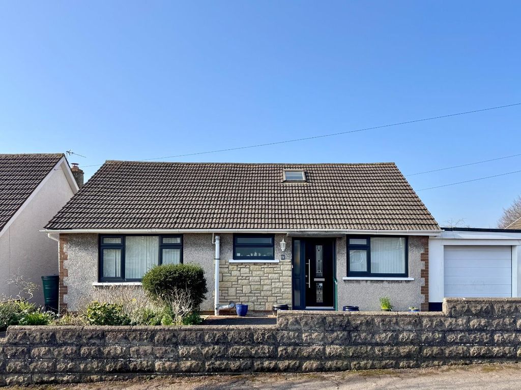 Property photo 1 of 20 Front