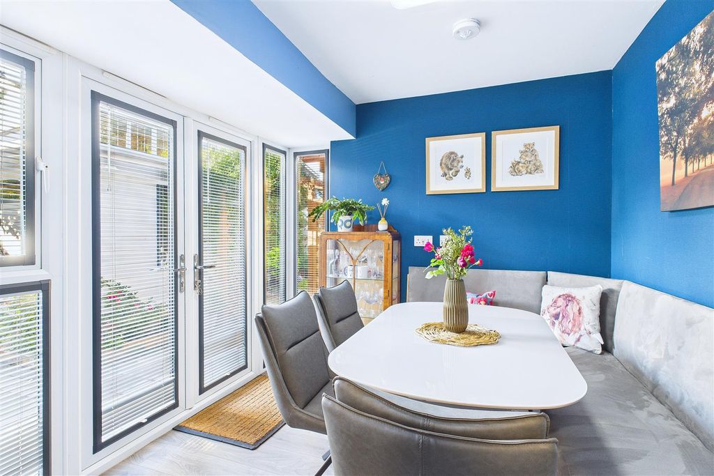 Property photo 3 of 22