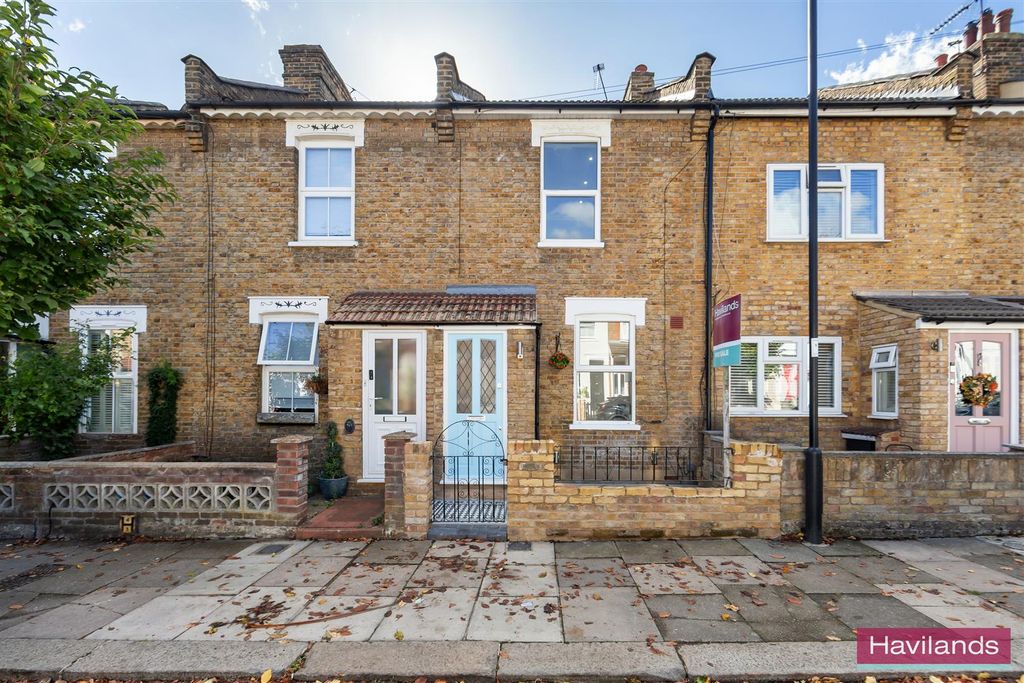 Property photo 1 of 12 22 Sterling Road, Enfield En2 0Ln-With Watermark-0