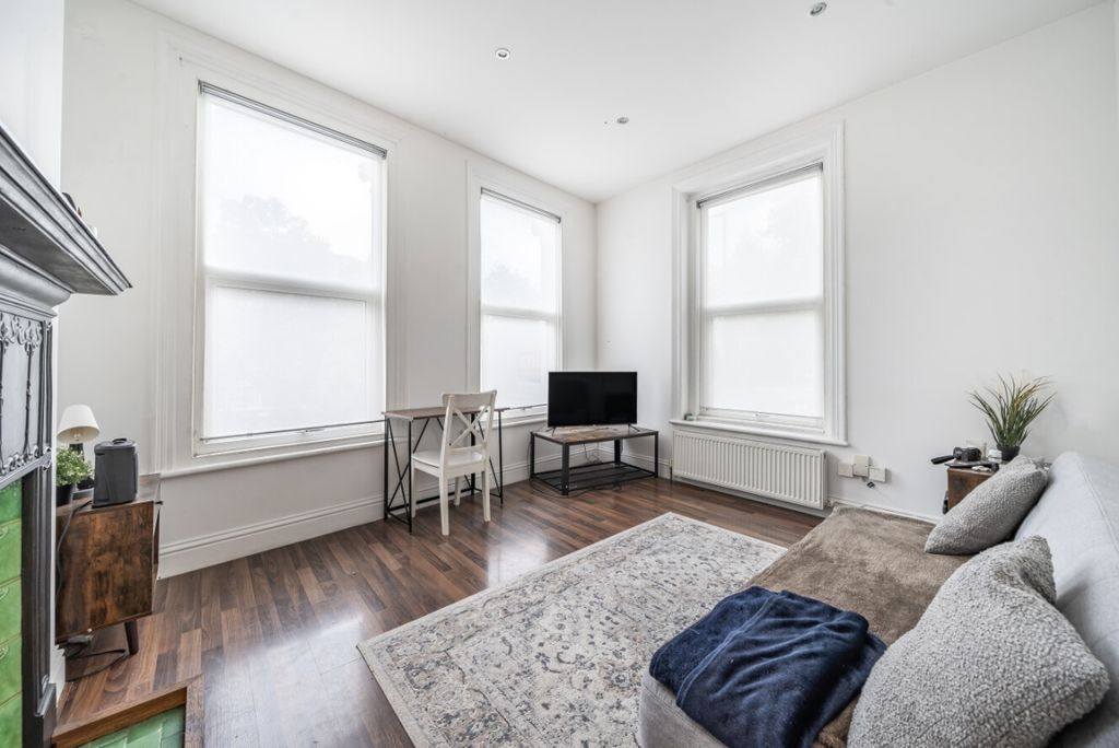 Property photo 1 of 6 6707987d85F2d-l-1198