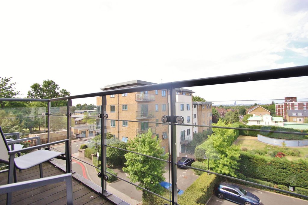 Property photo 3 of 19 Photo 14