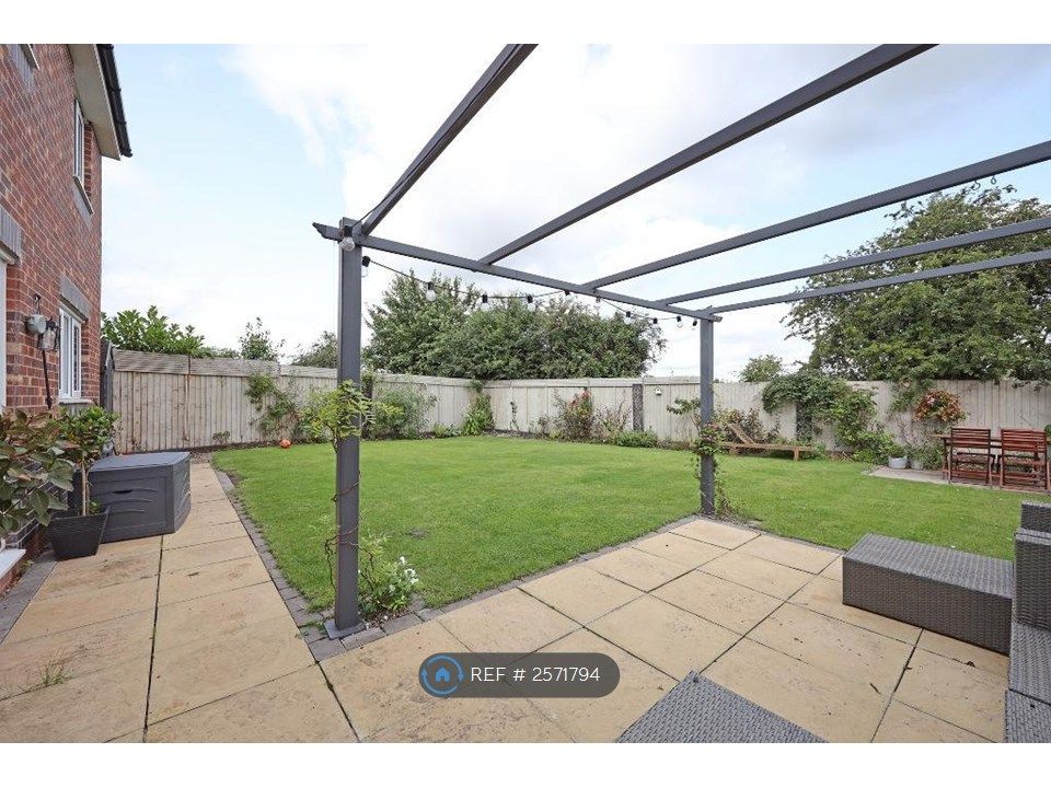 Property photo 2 of 11