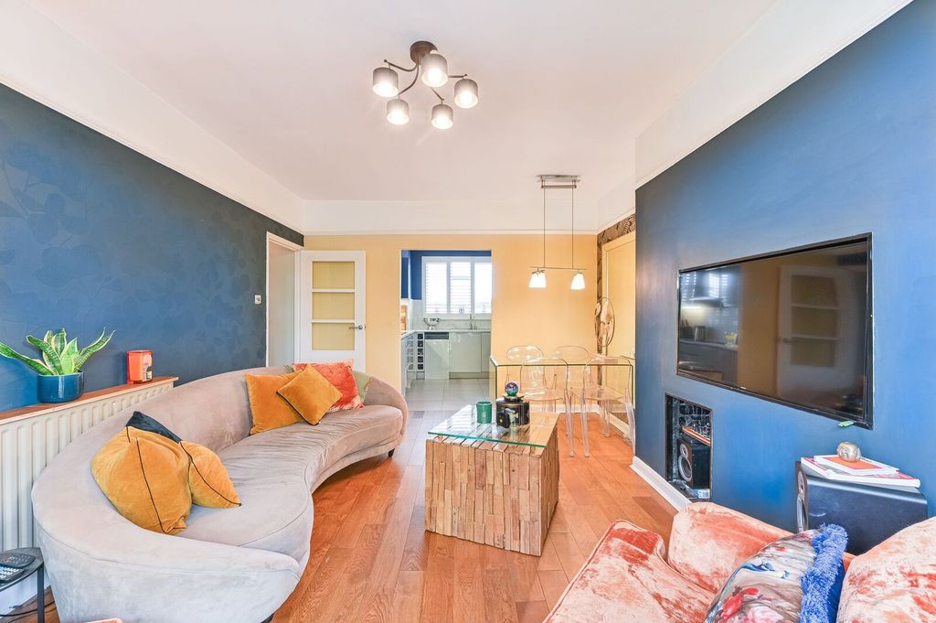 Property photo 1 of 13